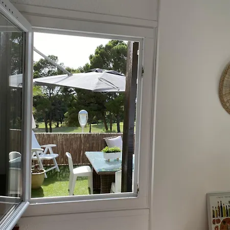 Maison Cap Mont St Martin بيت للعطل *